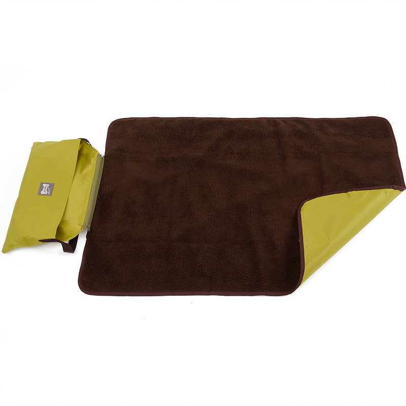 Outdoor Pet Blanket – Waterproof, Folding, and Portable